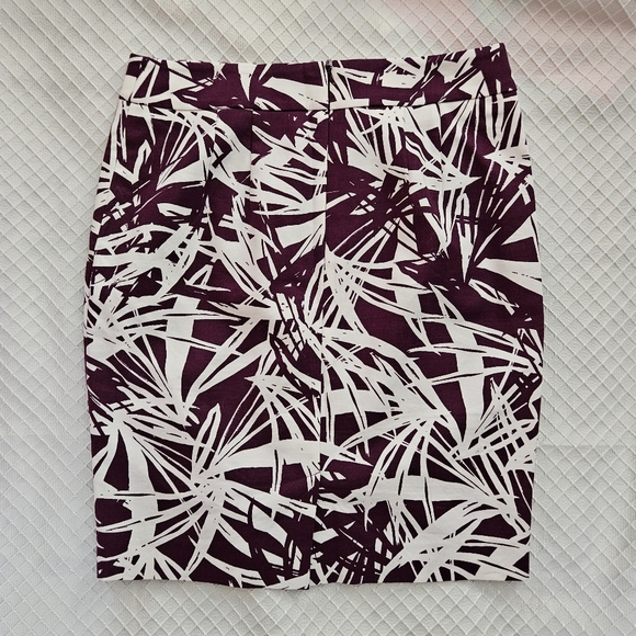 LOFT Petite Purple and White Palm Leaf Skirt - Picture 5 of 10